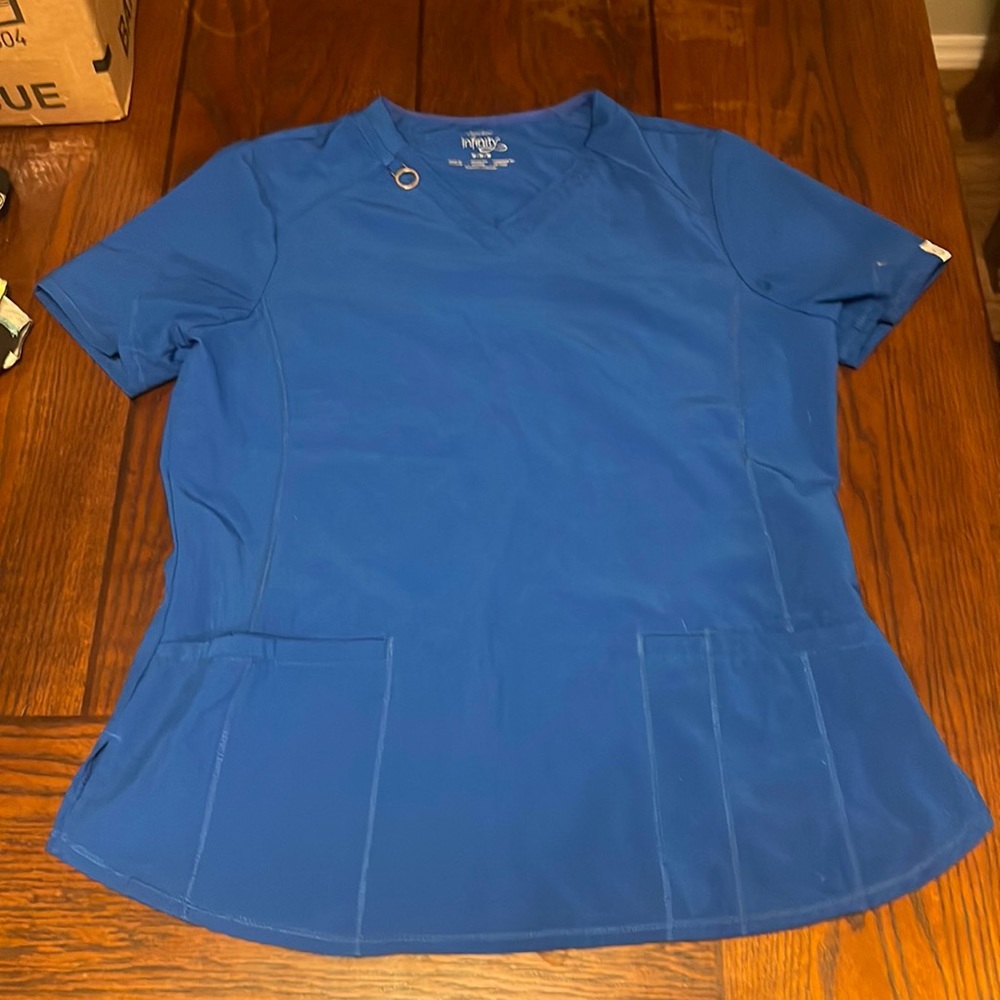 Blue Cherokee infinity medium scrub top